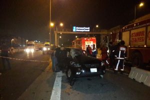 3 ara&ccedil; birbirine girdi: 1 &ouml;l&uuml;, 1 yaralı