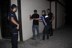 Bursa'da uyuşturucunun yaygın olduğu mahallelere polis baskını