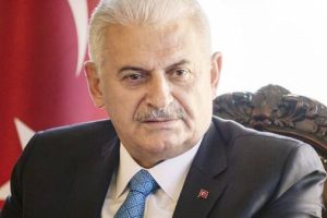 Başbakan Yıldırım, Esra Bayrak'ı tebrik etti