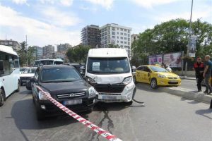 Kadık&ouml;y'de b&uuml;y&uuml;k kaza