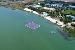 T&uuml;rkiye'nin ilk Y&uuml;zer G&uuml;neş Enerji Santrali havadan g&ouml;r&uuml;nt&uuml;lendi