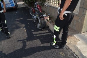 Hafriyat kamyonu ile motosiklet &ccedil;arpıştı: 1 yaralı