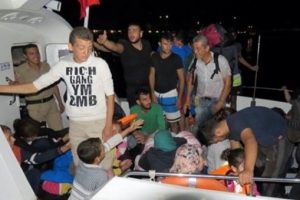 &Ccedil;anakkale'de 29 ka&ccedil;ak g&ouml;&ccedil;men yakalandı