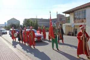Gelin almaya mehter takımıyla gitti