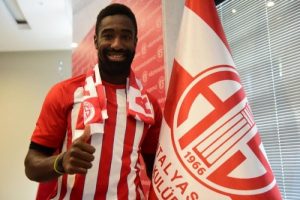 Antalyaspor, Djourou ile imzaladı