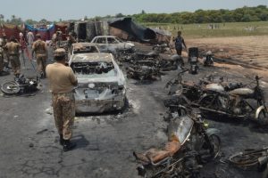 Pakistan'da bombalı saldırı: 22 yaralı