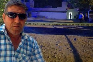 Gazinoda bir kadını dışarıyı &ccedil;ıkartmaya &ccedil;alıştı, dehşet sa&ccedil;tı!