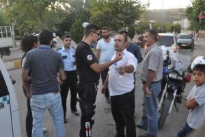 Durak kavgası: 2 yaralı, 2 g&ouml;zaltı