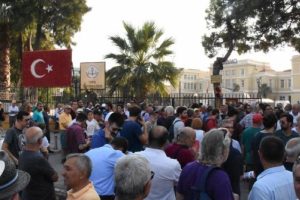 İzmir Atatürk Lisesi mezunlarından tepki