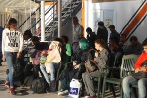 Alman polisi yük treninde 12 mülteci yakaladı