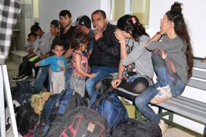 6 insan taciri ve 39 göçmen yakalandı