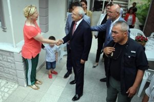 Kılı&ccedil;daroğlu fel&ccedil; ge&ccedil;iren il&ccedil;e başkanını ziyaret etti