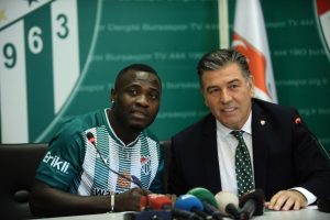Bursaspor, Delarge ile imzayı attı!