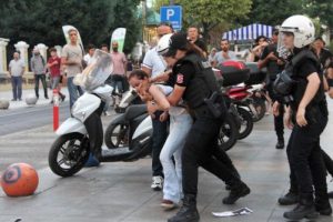 Gülmen ve Özakça'ya destek eylemine polis müdahalesi: 16 gözaltı