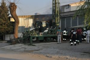 Fabrikada korkutan yangın: 3 yaralı