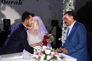 Bakan T&uuml;fenkci nikah şahitliği yaptı