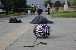 Kask takmayan genç kız motosiklet kazasında öldü