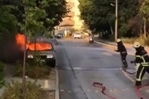 Bursa'da otomobil alev alev yandı