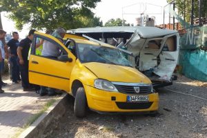Bursa'da aşırı hızla gelen kaza: 3 yaralı