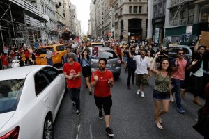 Trump'un ziyareti &ouml;ncesi protesto g&ouml;sterileri başladı