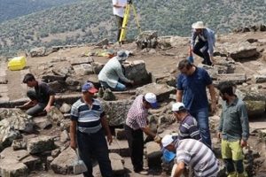 2 bin 700 yıllık mezarlara uluslararası inceleme