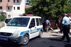 Halk Sağlığı M&uuml;d&uuml;rl&uuml;ğ&uuml;'nde rehine alarmı! Polis binayı sardı