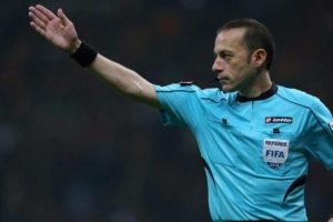 C&uuml;neyt &Ccedil;akır'a "d&uuml;d&uuml;ğ&uuml;n&uuml; as" &ccedil;ağrısı
