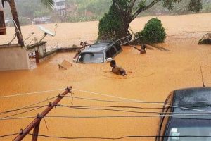 Sierra Leone'de toprak kayması! Y&uuml;zlerce &ouml;l&uuml; var