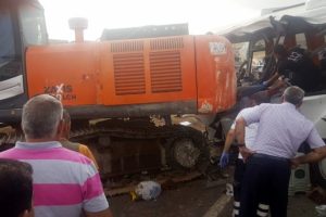 Ağrı'da feci kaza: &Ouml;l&uuml; ve yaralılar var