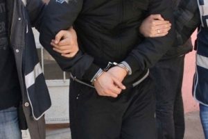 Semt pazarcısı uyuşturucu satıcısı &ccedil;ıktı