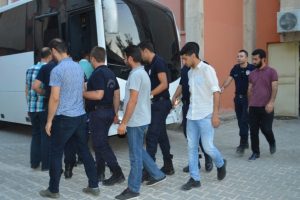 8 kişiye FET&Ouml;'den tutuklama