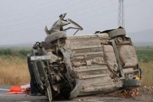 Yollar kan g&ouml;l&uuml;ne d&ouml;nd&uuml;! 2 &ouml;l&uuml;, 3 yaralı