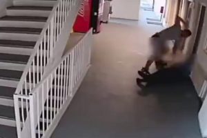 Bayıltana kadar darp etti!