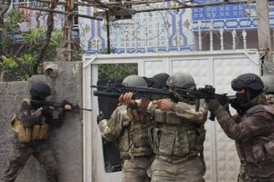 Şırnak'ta ter&ouml;r operasyonu: 30 g&ouml;zaltı