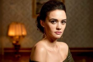 Hande Soral 'İsimsizler' dizisi kadrosunda
