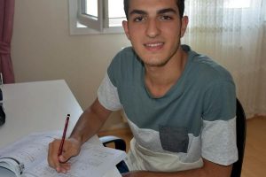 LYS T&uuml;rkiye ikincisi Batu, Ko&ccedil; &Uuml;niversitesi'nde Tıp okuyacak