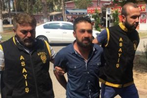 Kızına tecav&uuml;z ettiğini iddia ettiği gence kurşun yağdırdı
