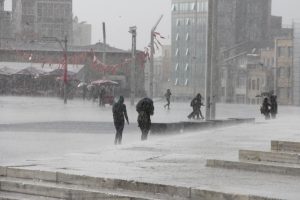 Meteoroloji'den İstanbul'a 'kuvvetli yağış' uyarısı