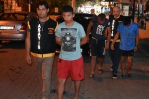 Hırsızlık ş&uuml;phelileri, Marmaris'te yakalandı