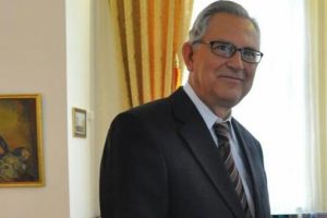 &Uuml;nl&uuml; iş adamı Ayaslı hakkında yakalama kararı
