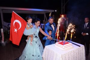 Bursa'da havai fişekler eşliğinde erkekliğe ilk adım