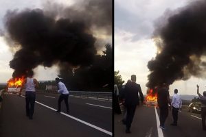 Minib&uuml;s alev aldı, 3 kişi canını zor kurtardı