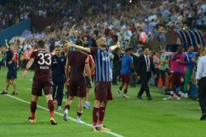 Kral tahtı geri almayı hedefliyor