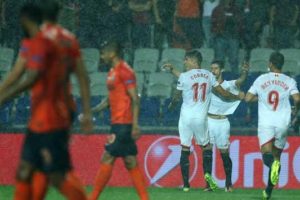 Medipol Başakşehir, Sevilla'ya mağlup oldu