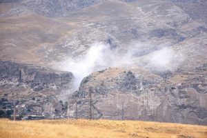 Hasankeyf'teki &ccedil;alışmalar hidrolik kriko y&ouml;ntemiyle yapılıyor
