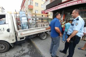 İstanbul'da kamyonet dehşeti kamerada