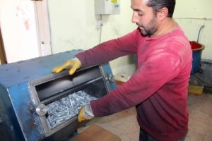 Tek makineyle başladı, T&uuml;rkiye'ye satıyor