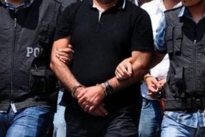 T&uuml;rkiye'de 30 bin kişiyi 37 milyon TL dolandırdı