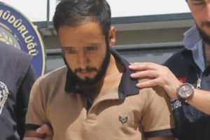 Uyuşturucu parası vermeyen anneannesini &ouml;ld&uuml;rd&uuml;