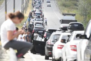 Tatil d&ouml;n&uuml;ş&uuml; 5 kilometrelik kuyruk işkencesi!